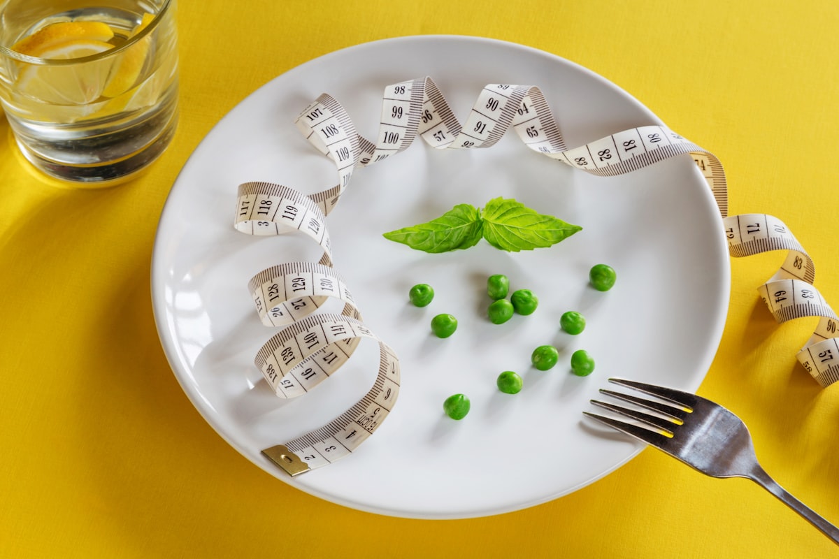 Mediterrane Hühnersuppe mit Spinat und Linsen